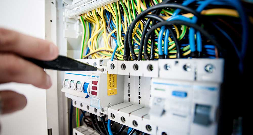 Commercial-power-and-lighting-maintenance Commercial-power-and-lighting-maintenance
