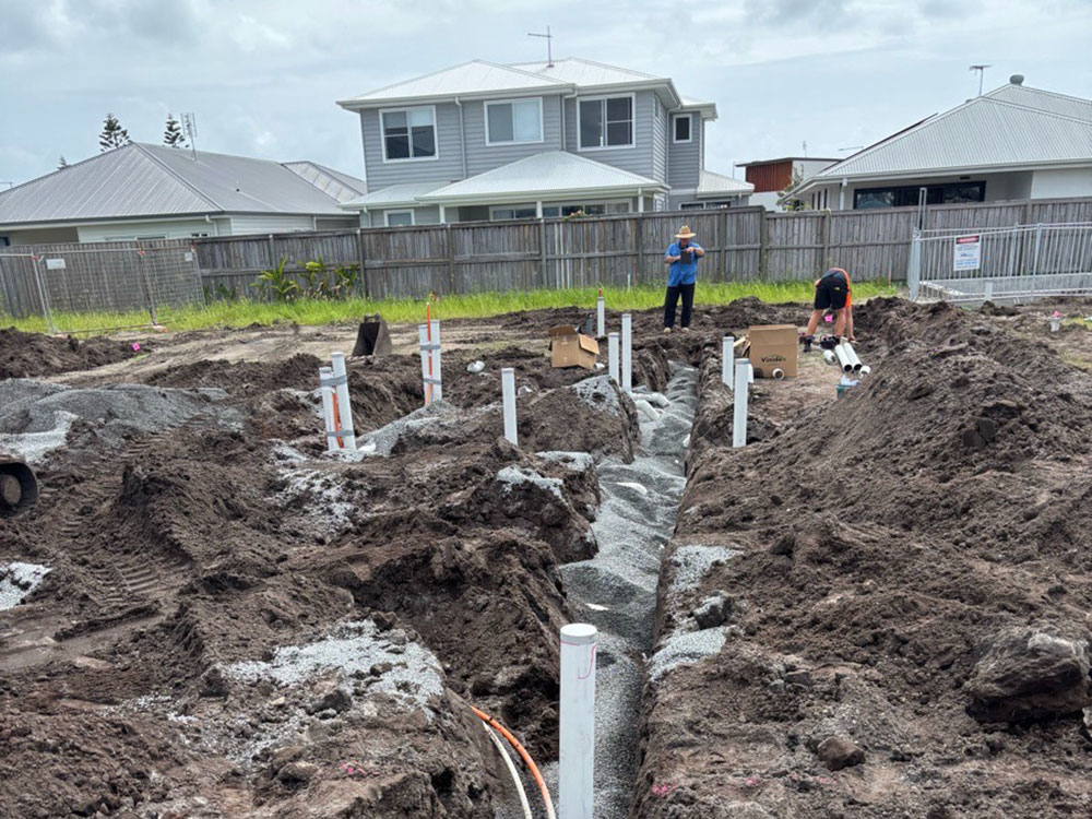 New build home in Pelican Waters with solar panels and battery storage installed by Energizer
